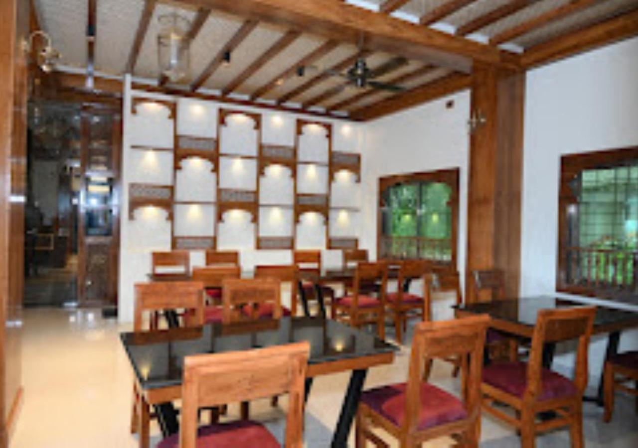 Hotel Rajwada Kapurhol Kapurwahal Exteriér fotografie