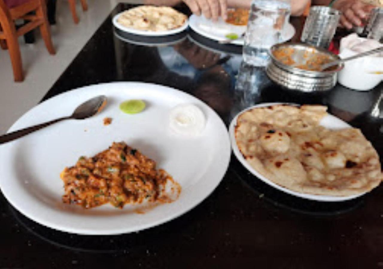 Hotel Rajwada Kapurhol Kapurwahal Exteriér fotografie
