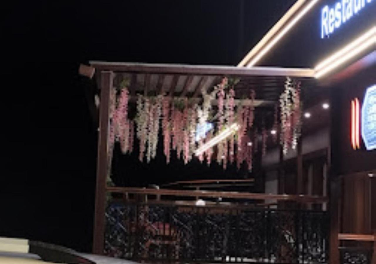 Hotel Rajwada Kapurhol Kapurwahal Exteriér fotografie